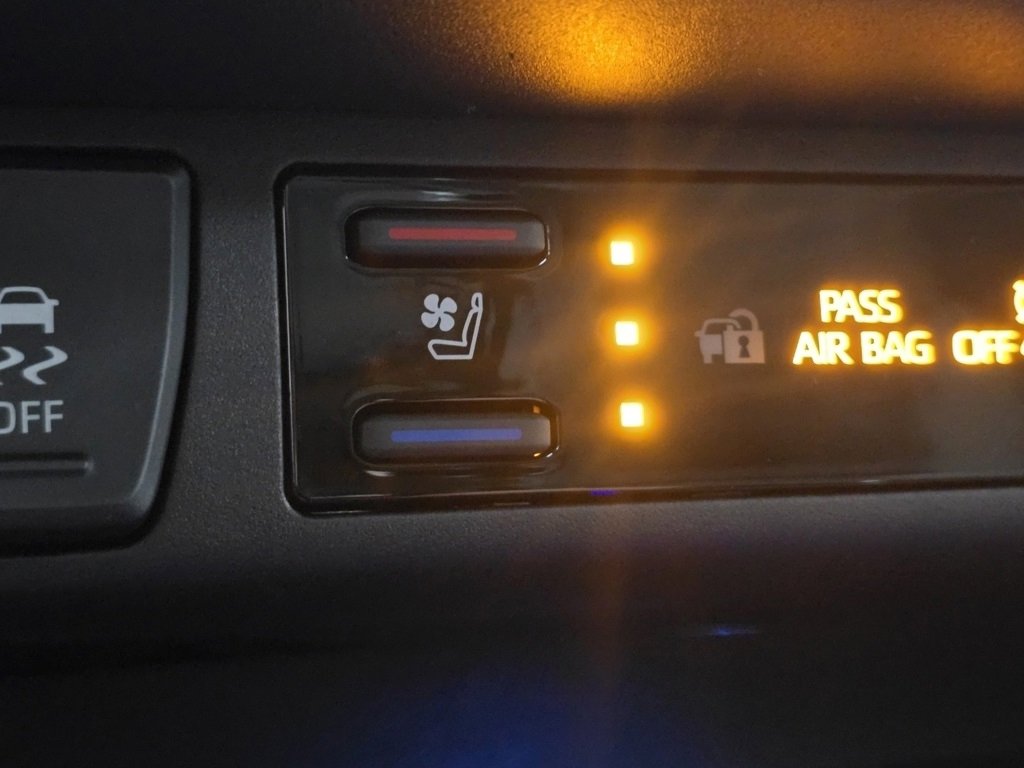 New 2025 Toyota RAV4 Limited image 9