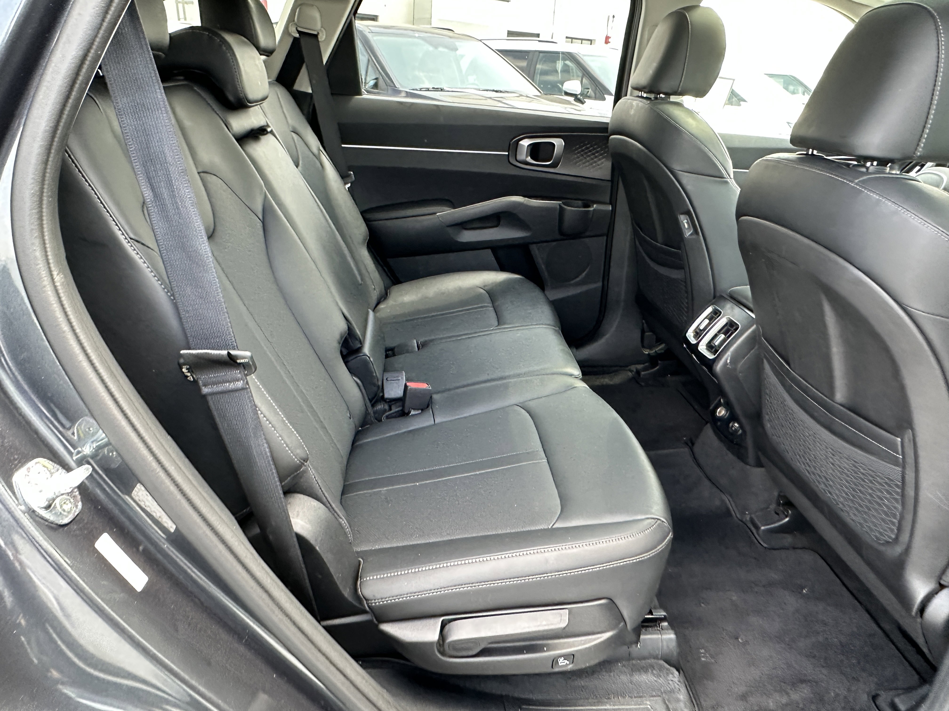 Used 2022 Kia Sorento S w/ Panoramic Sunroof Package FWD image 21