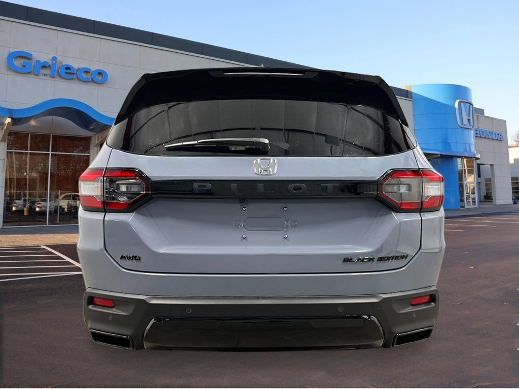 New 2026 Honda Pilot Black Edition image 4
