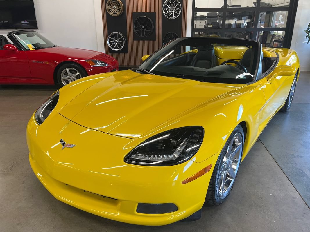 Used 2007 Chevrolet Corvette Convertible w/ Preferred Equipment Group RWD image 2