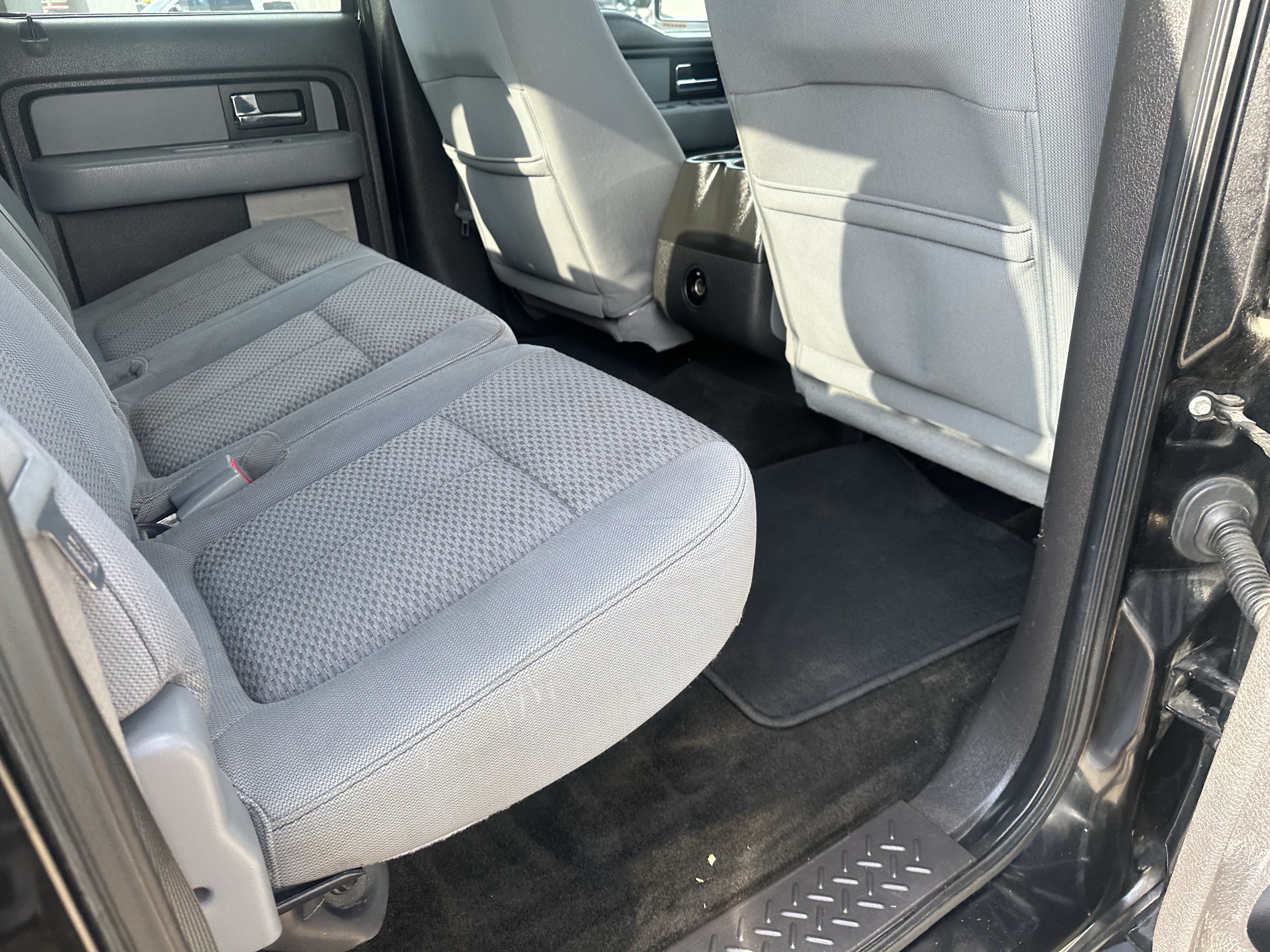 Used 2012 Ford F150 XLT w/ XLT Chrome Pkg AWD/4WD image 12