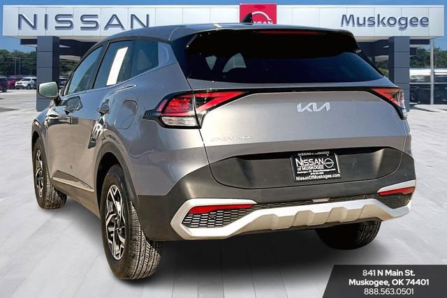 Used 2025 Kia Sportage LX image 4
