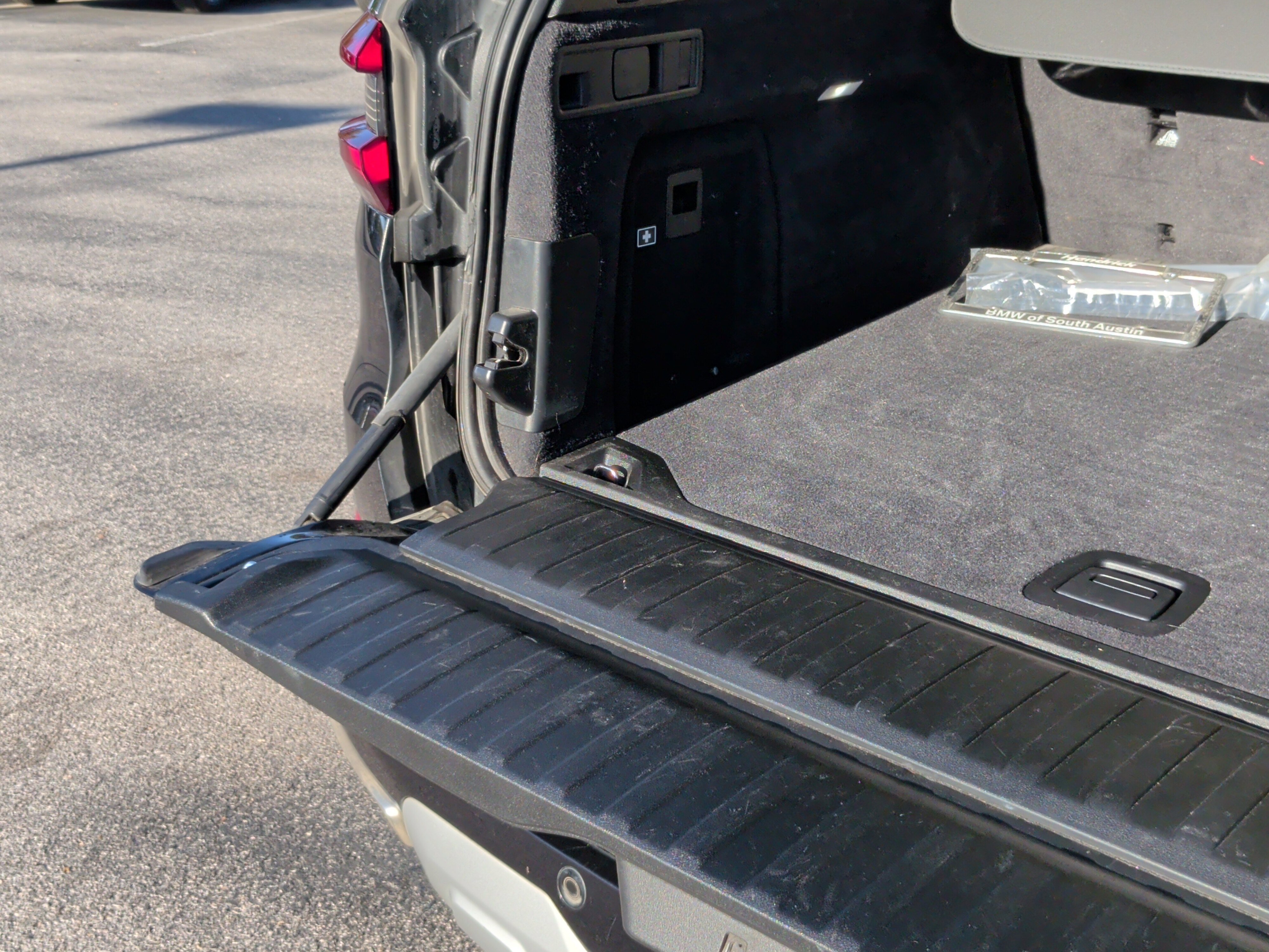 Used 2021 BMW X5 xDrive40i w/ Premium Package image 38