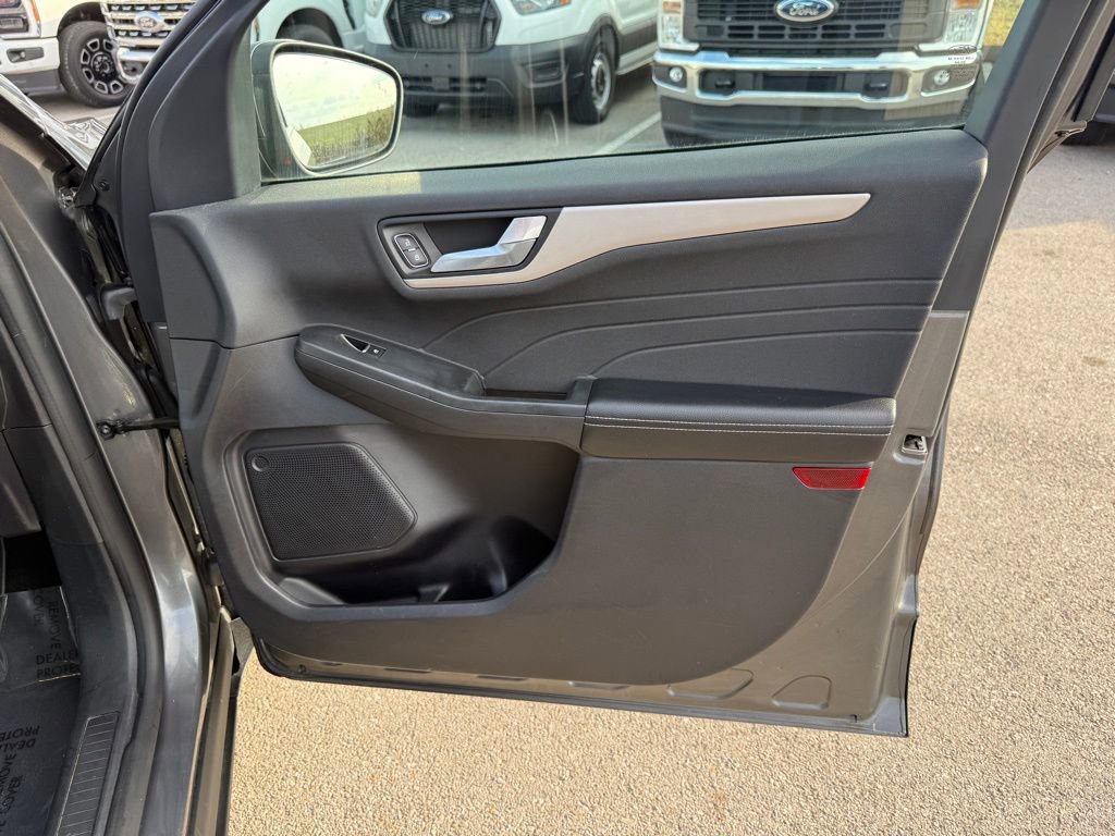 Used 2022 Ford Escape SEL w/ Technology Package image 19