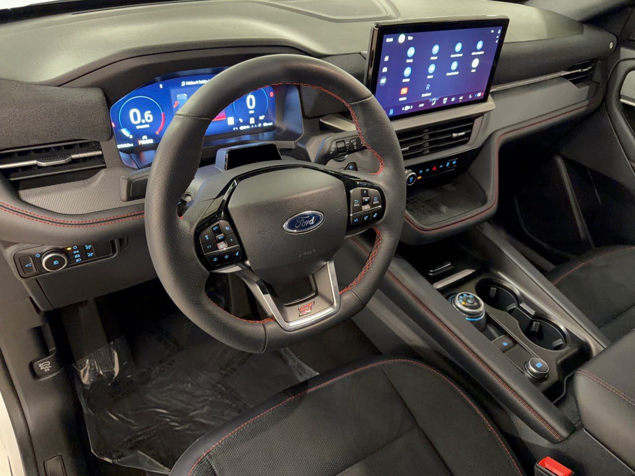 Used 2025 Ford Explorer ST AWD/4WD image 4