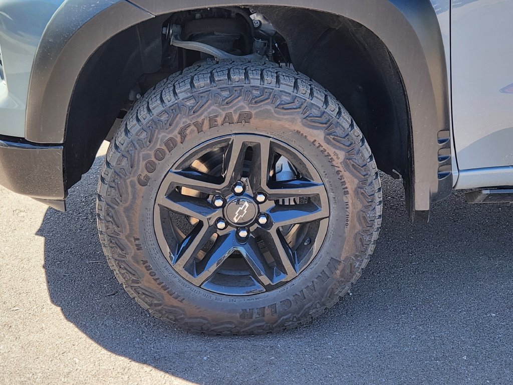 Used 2024 Chevrolet Silverado 1500 LT Trail Boss w/ Convenience Package II AWD/4WD image 10