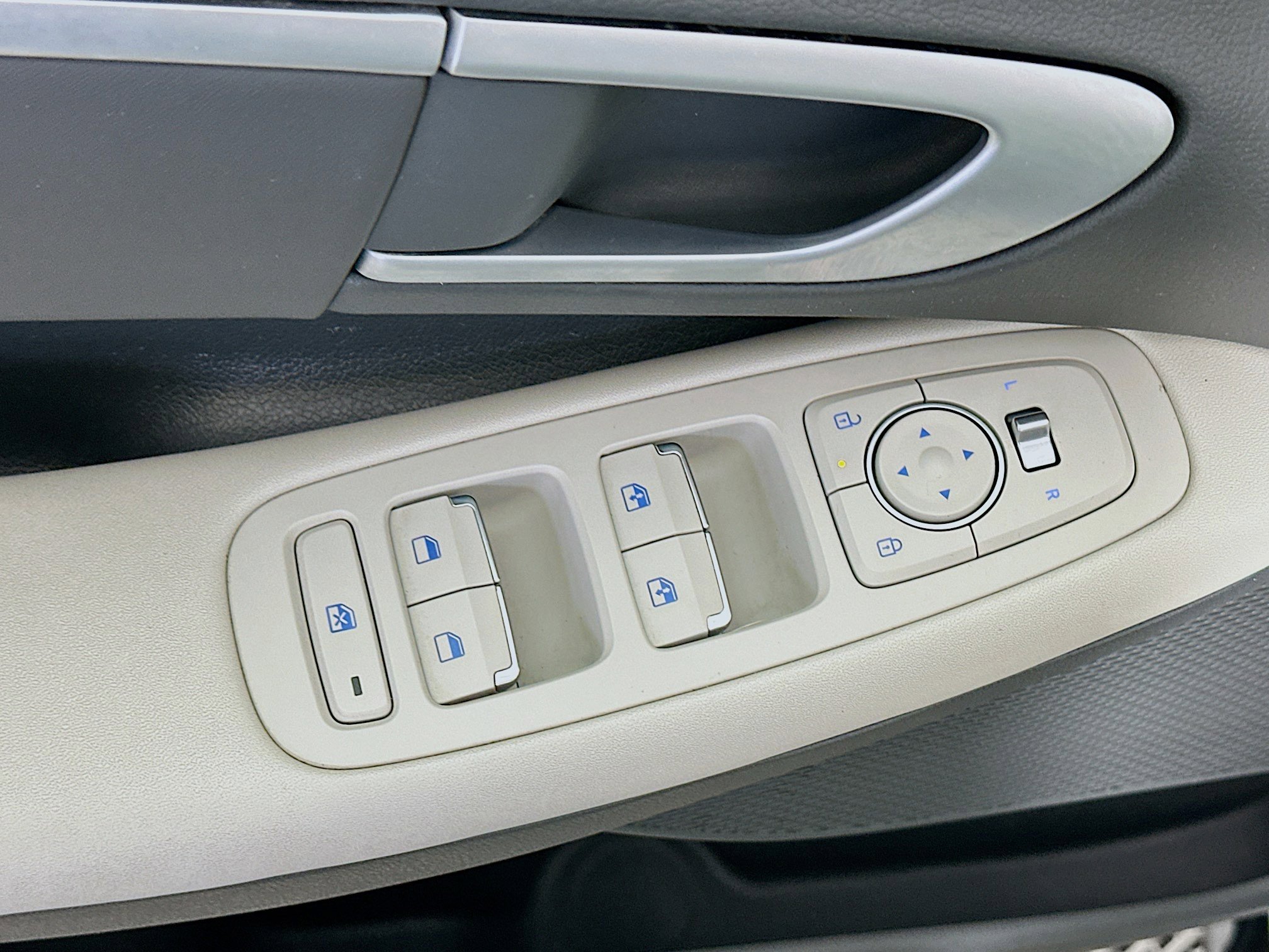 Used 2025 Hyundai Sonata SEL FWD image 15