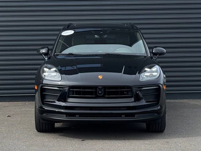 Certified 2023 Porsche Macan image 10