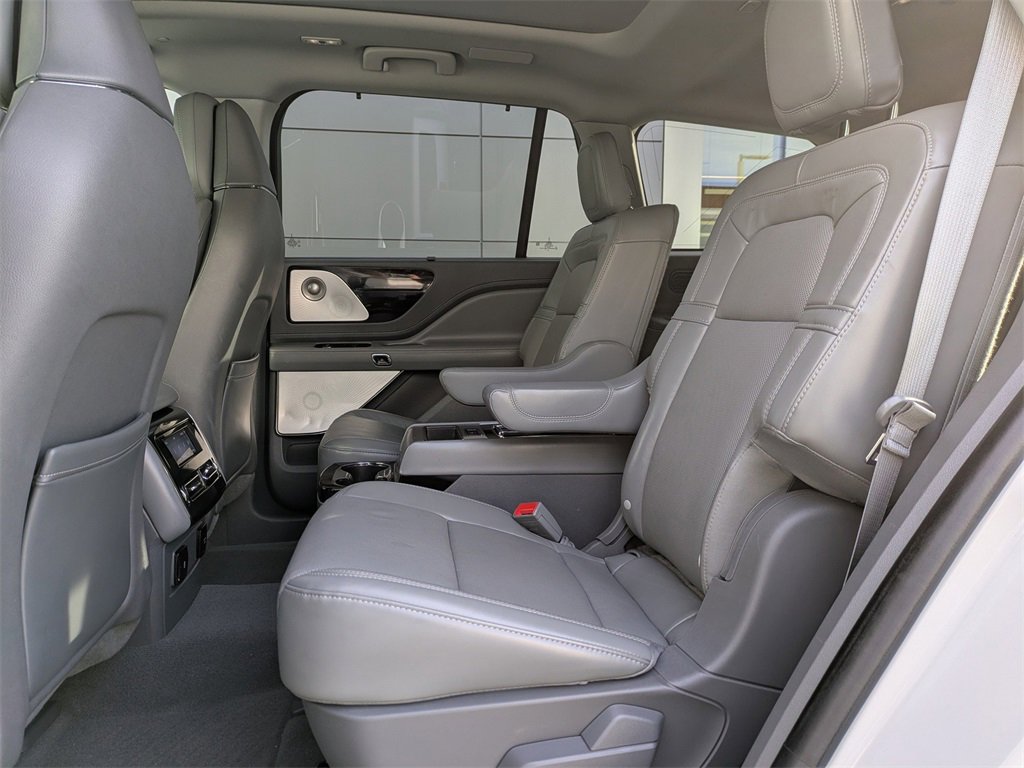 Used 2021 Lincoln Aviator Reserve w/ Equipment Group 201A image 15
