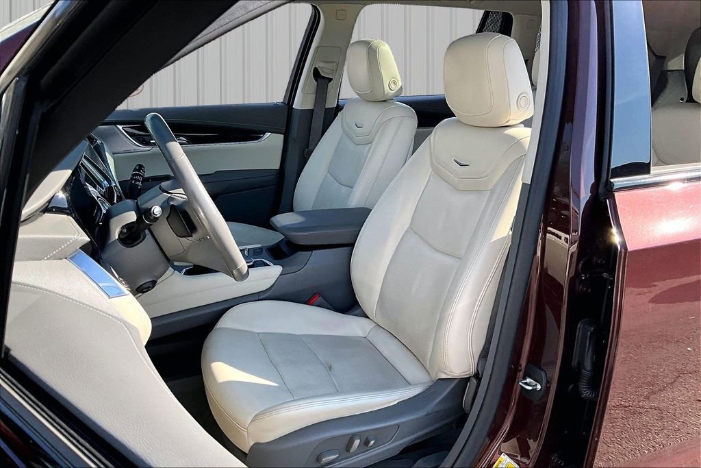 Used 2022 Cadillac XT6 Premium Luxury w/ Technology Package image 21