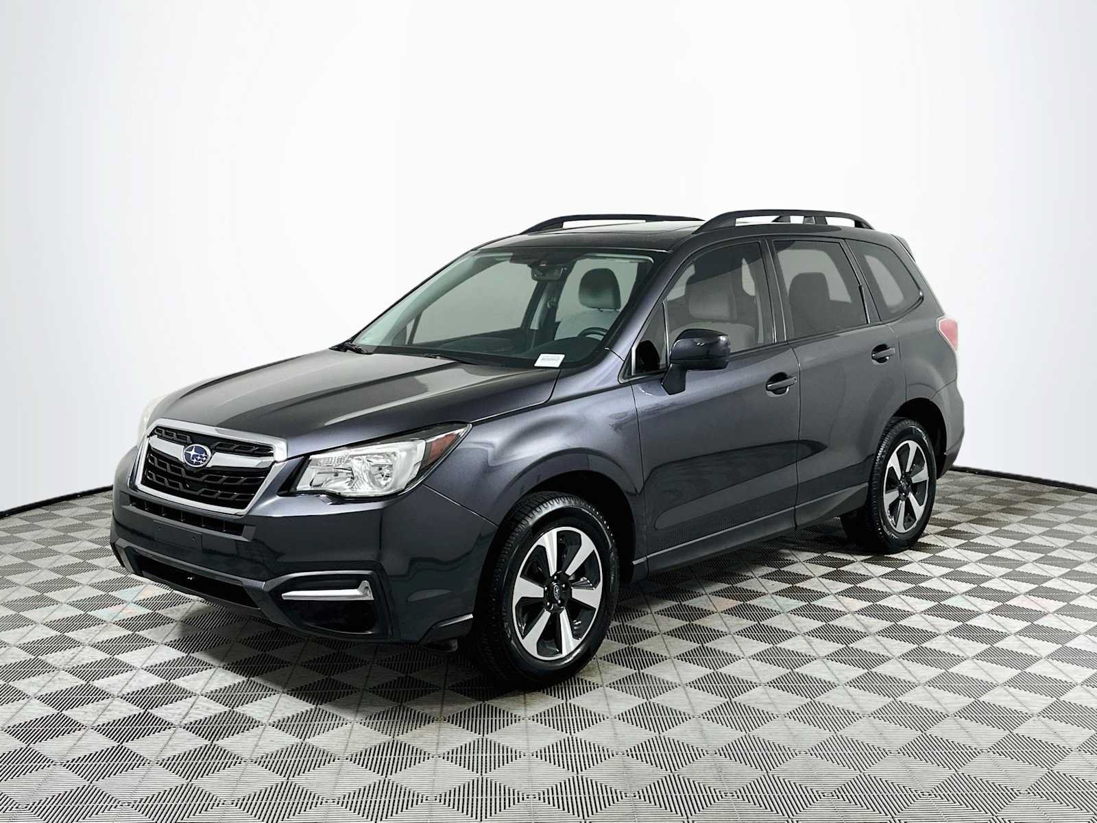 Used 2017 Subaru Forester 2.5i Premium AWD/4WD image 3