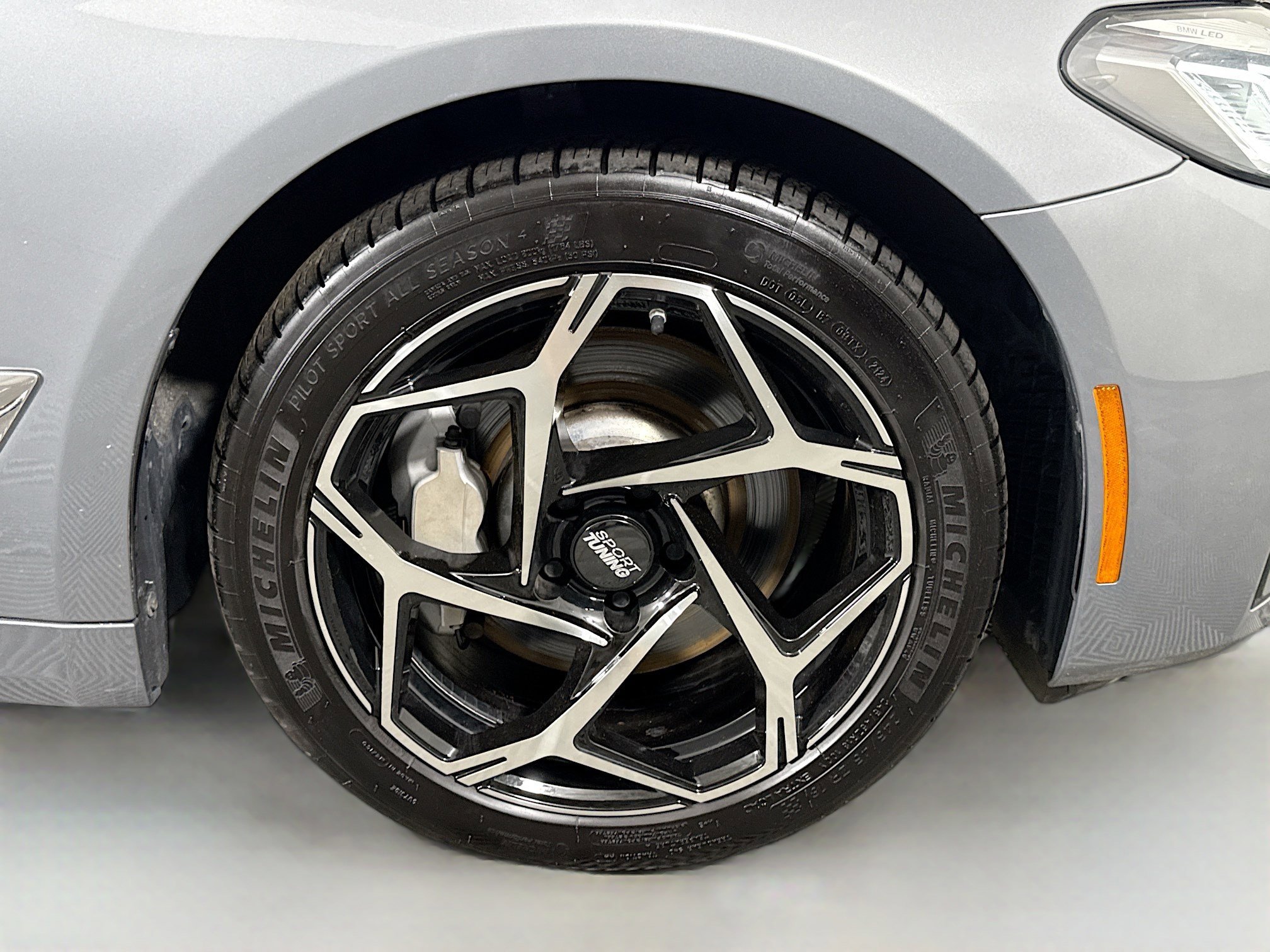 Used 2023 BMW 530i w/ Premium Package RWD image 32