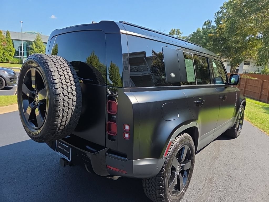 Certified 2023 Land Rover Defender 110 75th Limited Edition AWD/4WD image 5