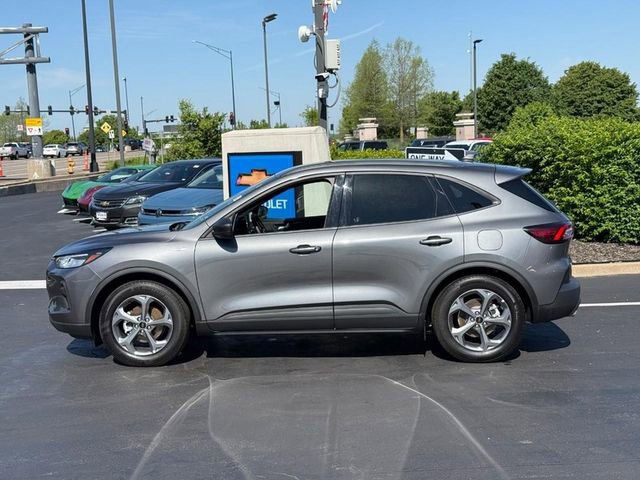 Used 2026 Ford Escape ST-Line FWD image 2