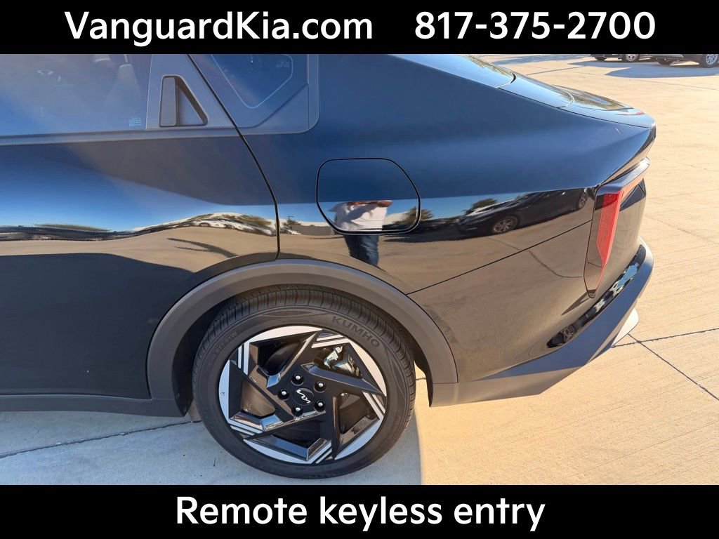 Certified 2025 Kia K4 EX image 9