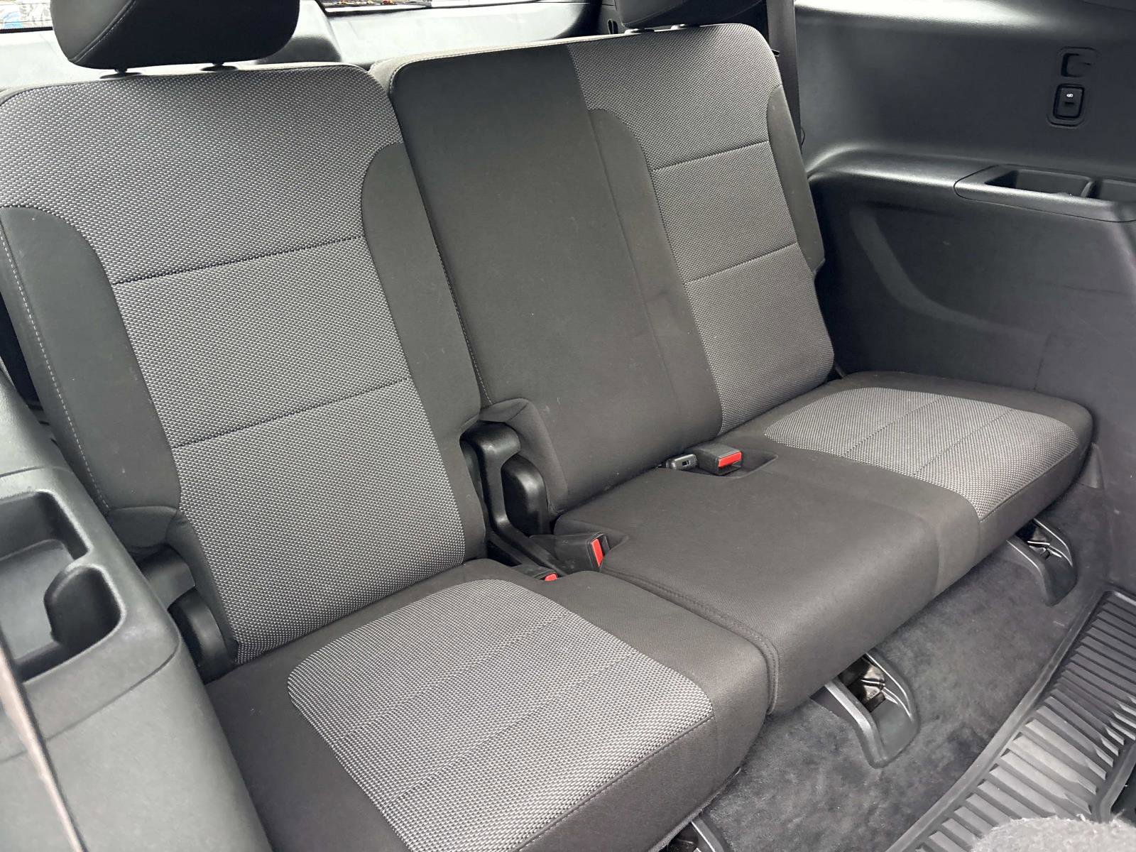 Used 2023 Chevrolet Traverse LT image 32