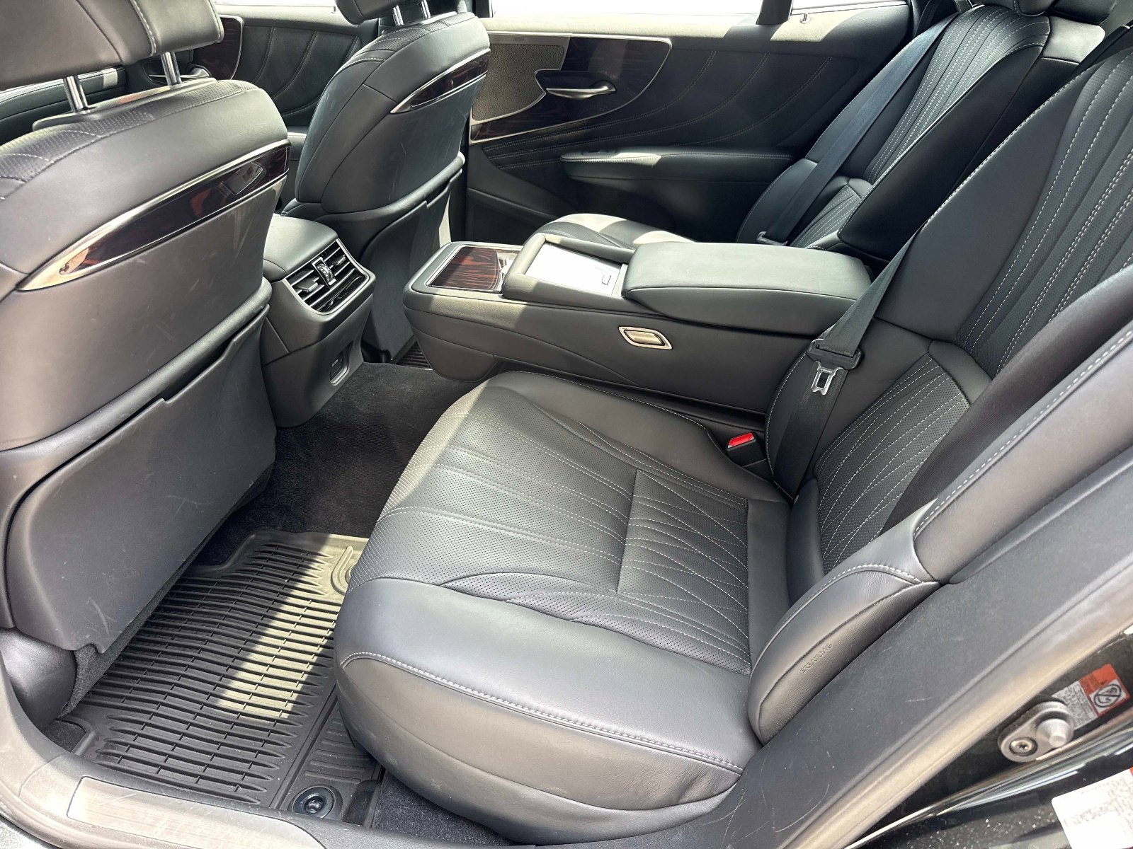 Certified 2022 Lexus LS 500 AWD w/ Luxury Package image 13