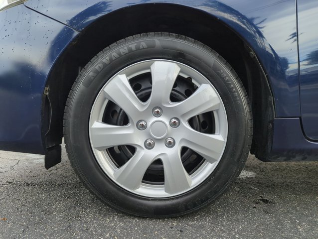 Used 2013 Toyota Corolla LE FWD image 22