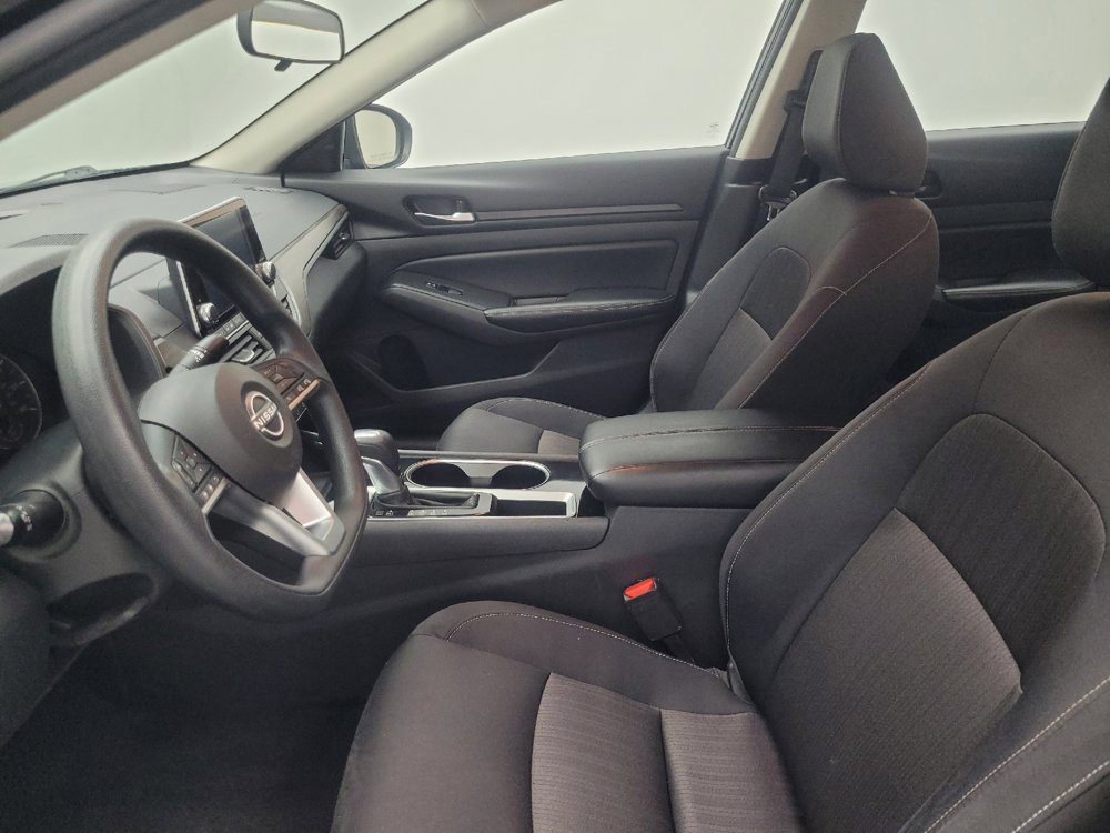 Used 2024 Nissan Altima 2.5 SV image 17