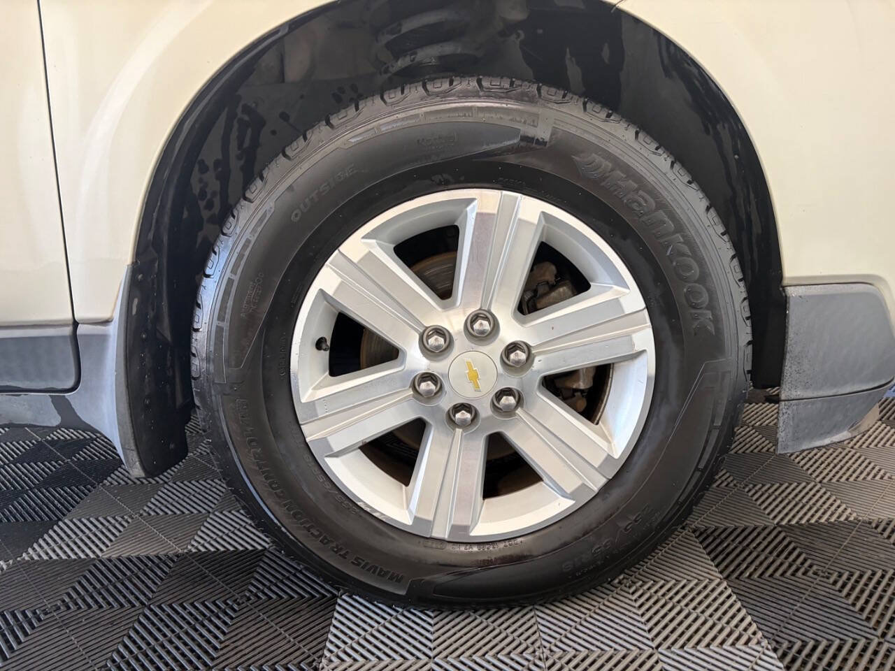 Used 2014 Chevrolet Traverse LT FWD image 24