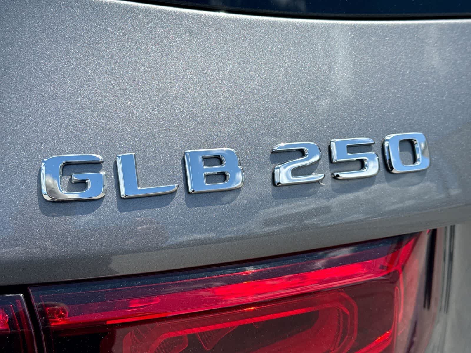 Used 2022 Mercedes-Benz GLB 250 image 15