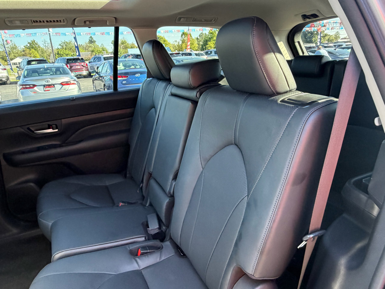 Used 2024 Toyota Grand Highlander FWD image 19