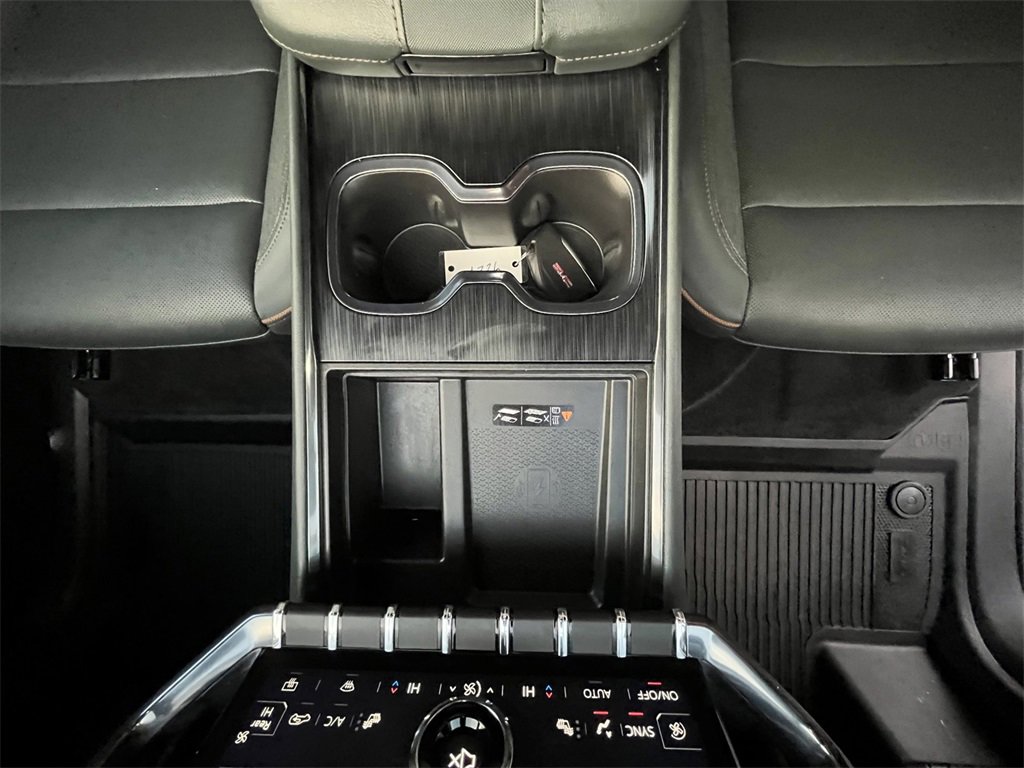 Used 2025 GMC Acadia AT4 image 13