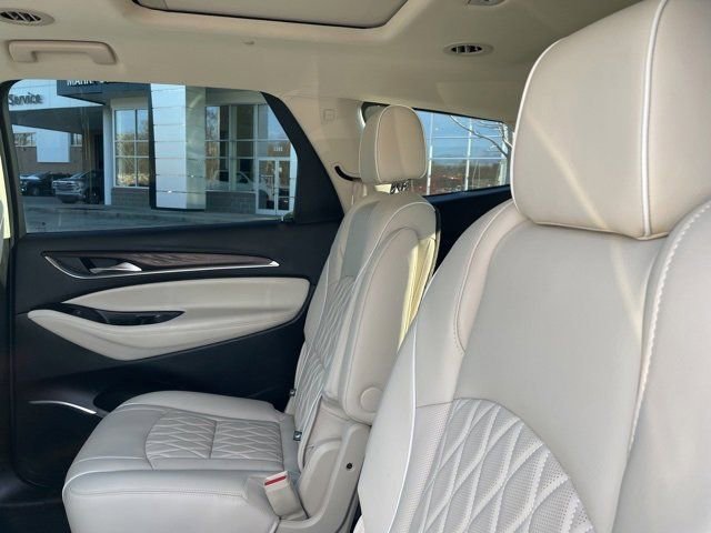 Used 2022 Buick Enclave Avenir image 16