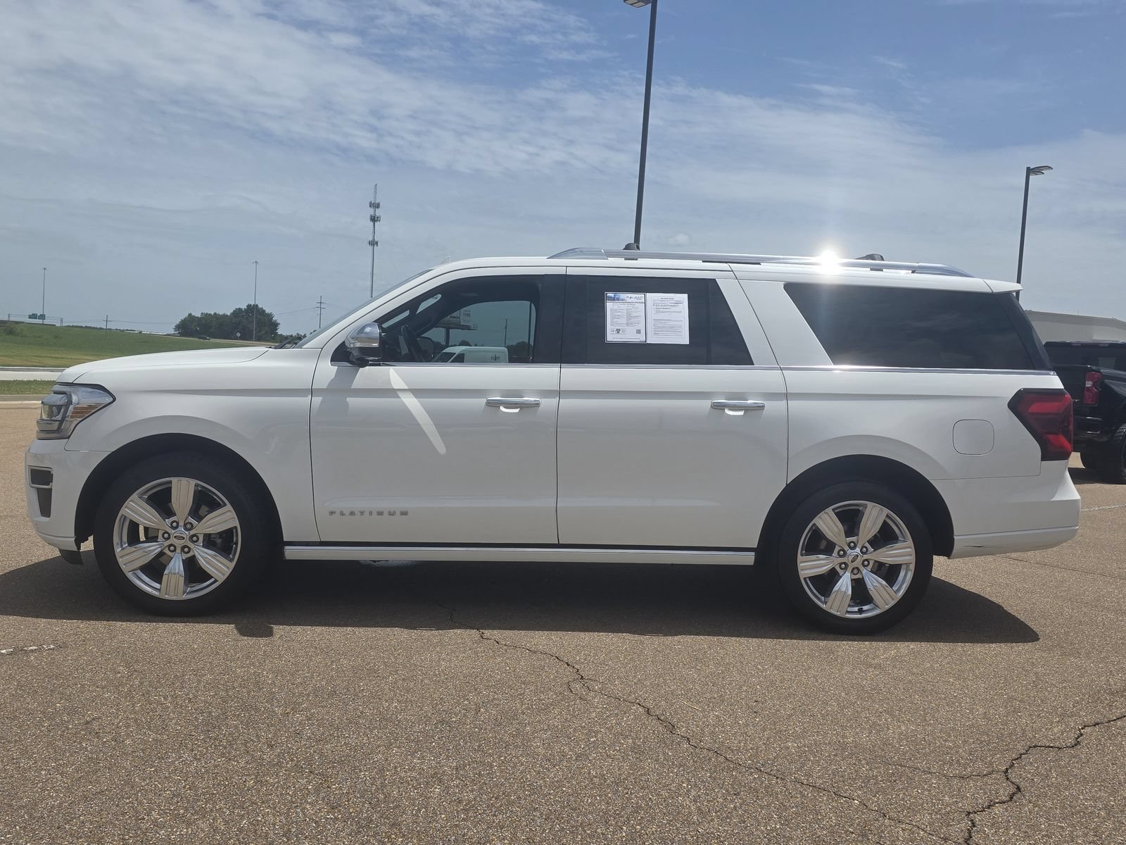 Used 2023 Ford Expedition Max Platinum AWD/4WD image 8