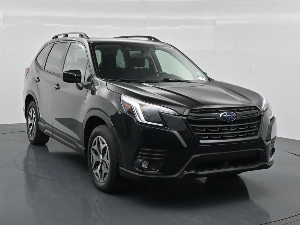 Used 2024 Subaru Forester Premium AWD/4WD image 3