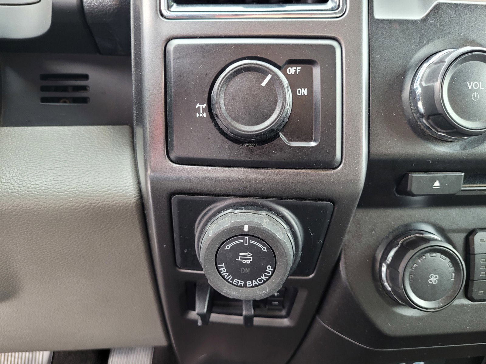 Used 2018 Ford F150 XLT w/ Equipment Group 302A Luxury image 20