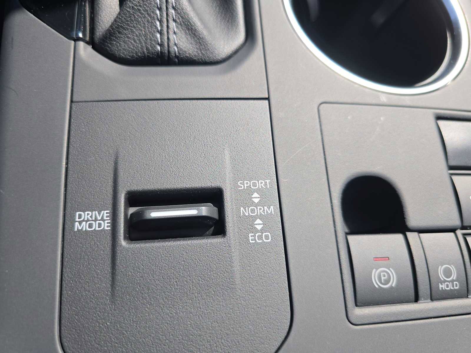 Used 2025 Toyota Highlander XLE FWD image 33