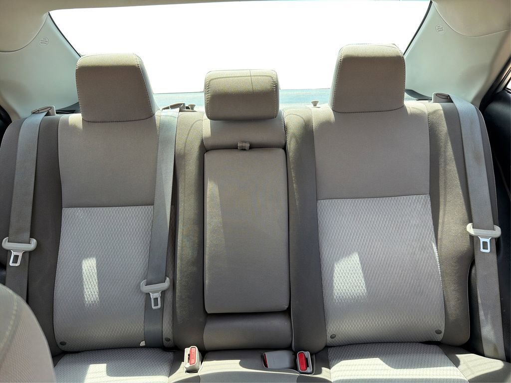Used 2018 Toyota Corolla LE image 15