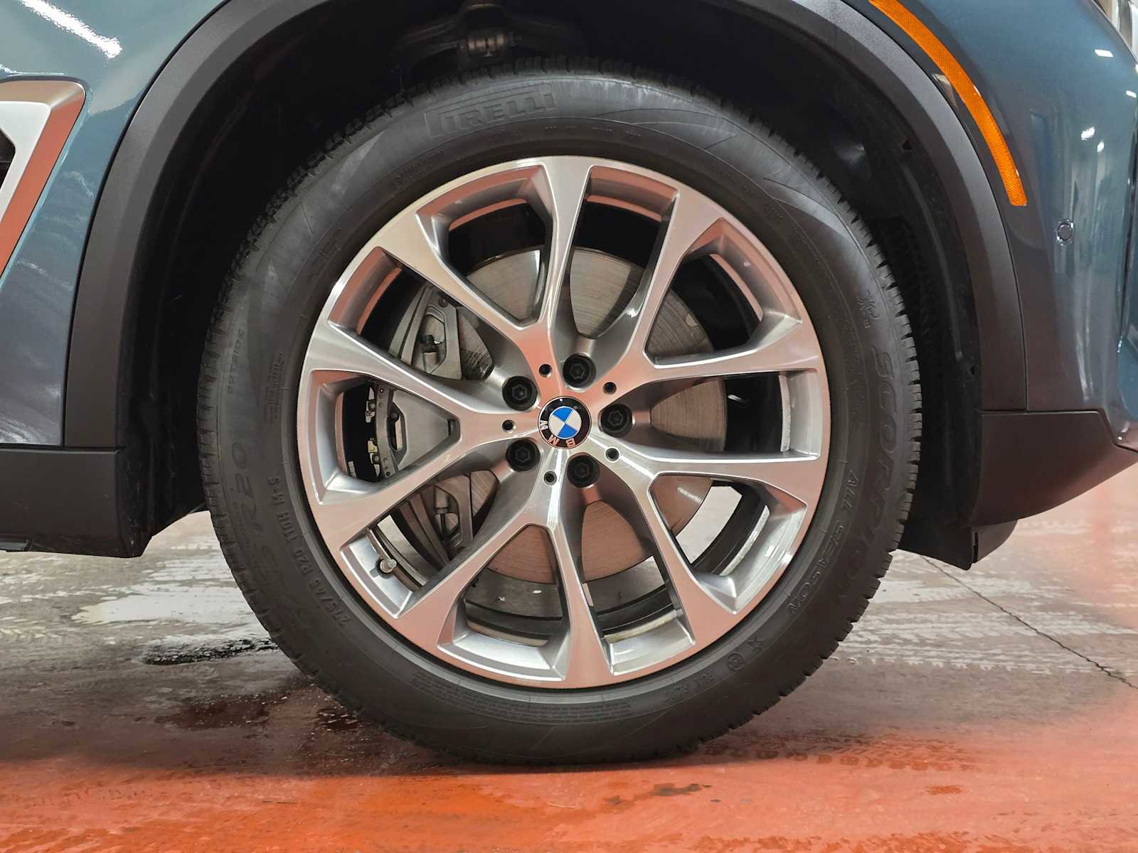 Used 2026 BMW X5 xDrive50e image 9