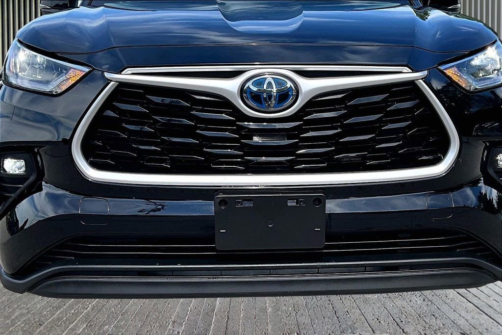 Used 2020 Toyota Highlander XLE AWD/4WD image 30