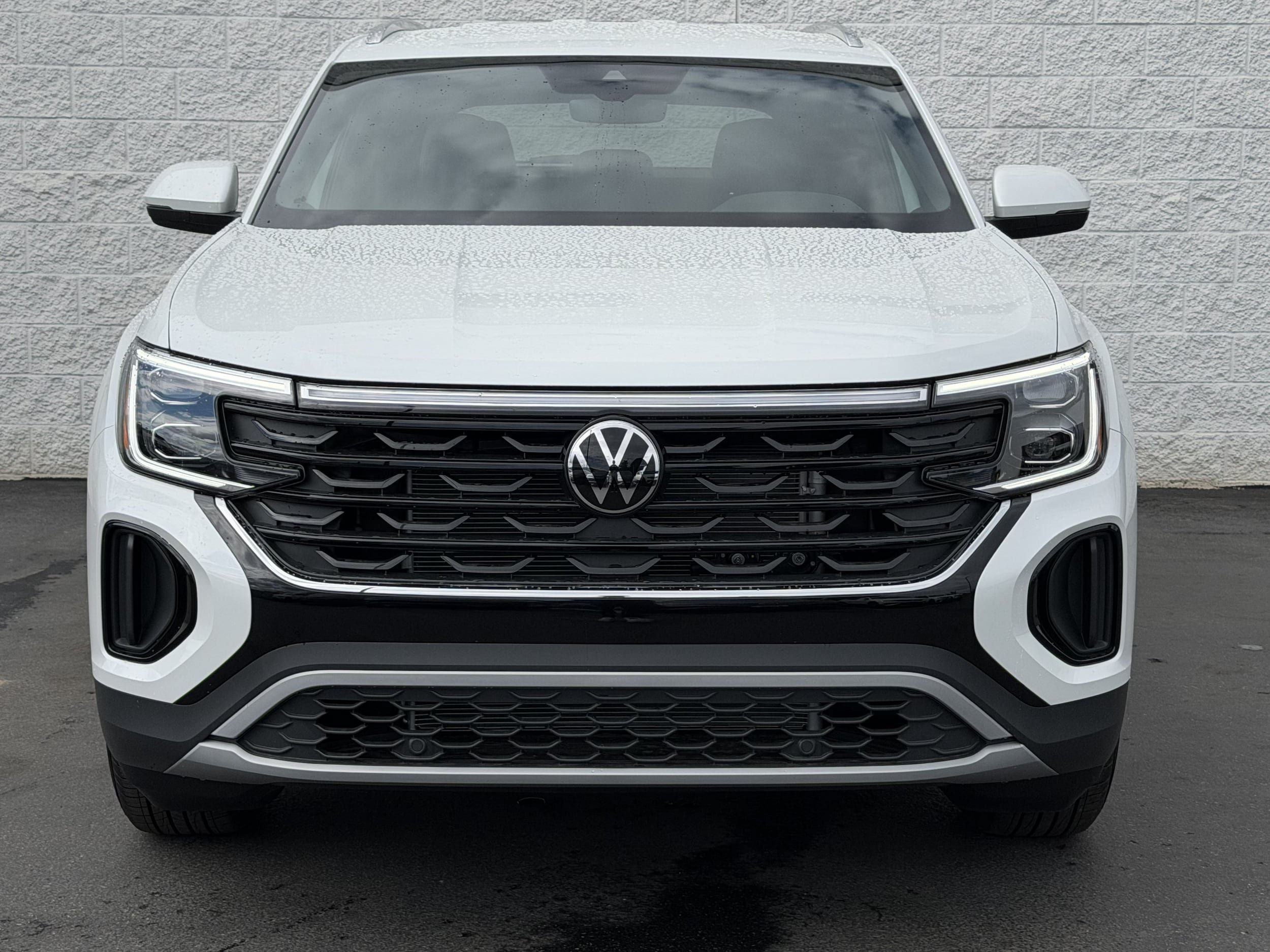 New 2026 Volkswagen Atlas Cross Sport SE AWD/4WD image 2