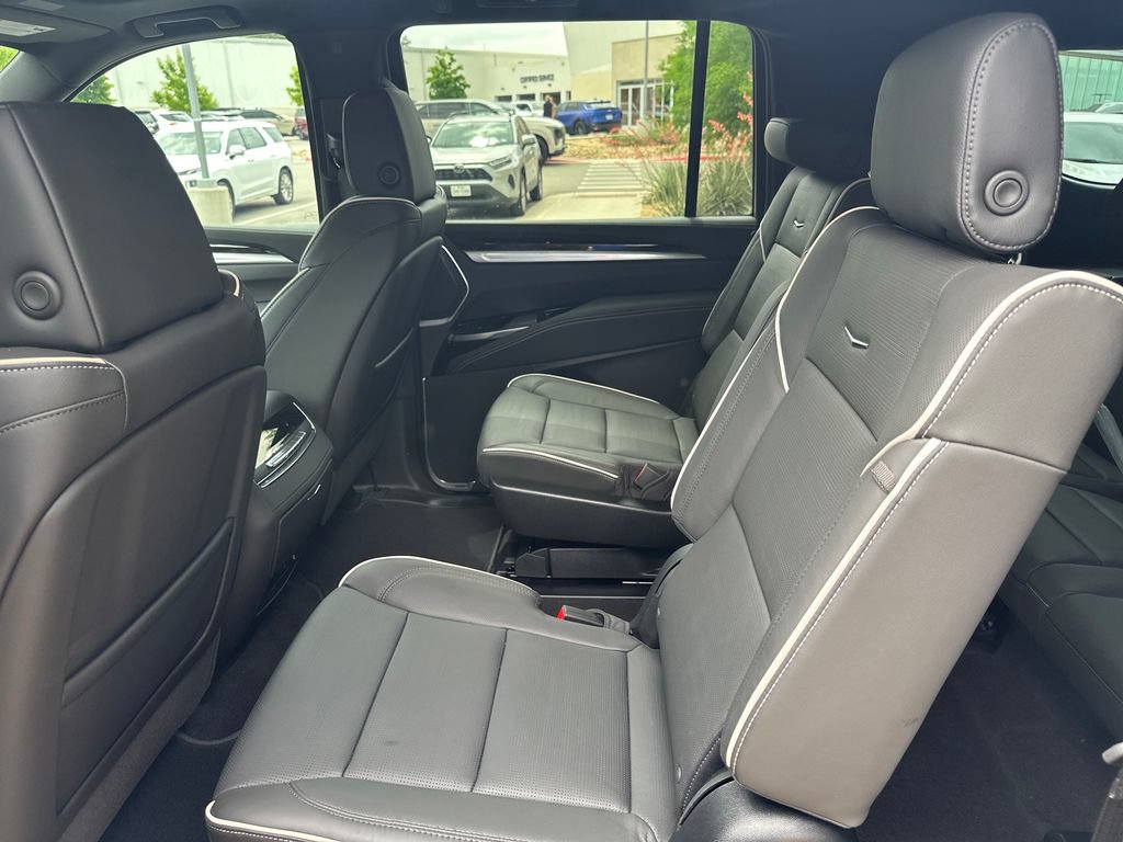 New 2026 Cadillac Escalade ESV Luxury w/ Touring Package AWD/4WD image 34