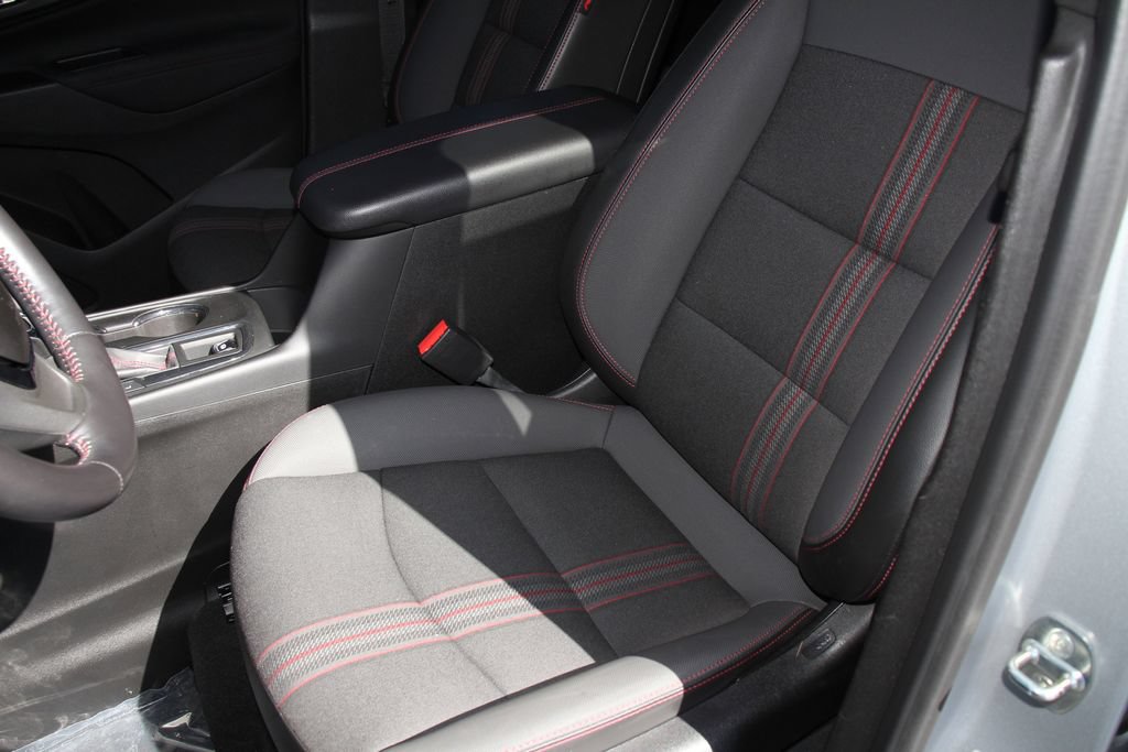 Certified 2022 Chevrolet Equinox RS w/ Infotainment Package FWD image 24