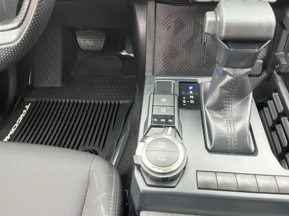 Certified 2025 Toyota Tacoma SR5 image 25