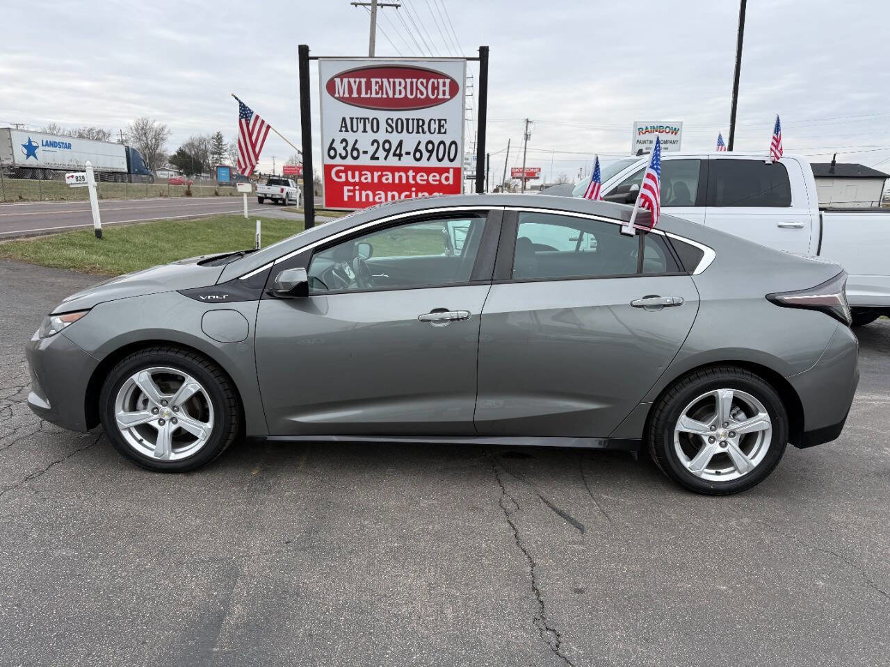 Used 2017 Chevrolet Volt LT image 1