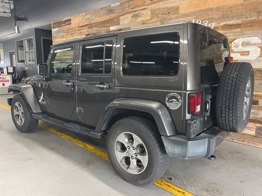 Used 2017 Jeep Wrangler Unlimited Sahara w/ Connectivity Group image 6