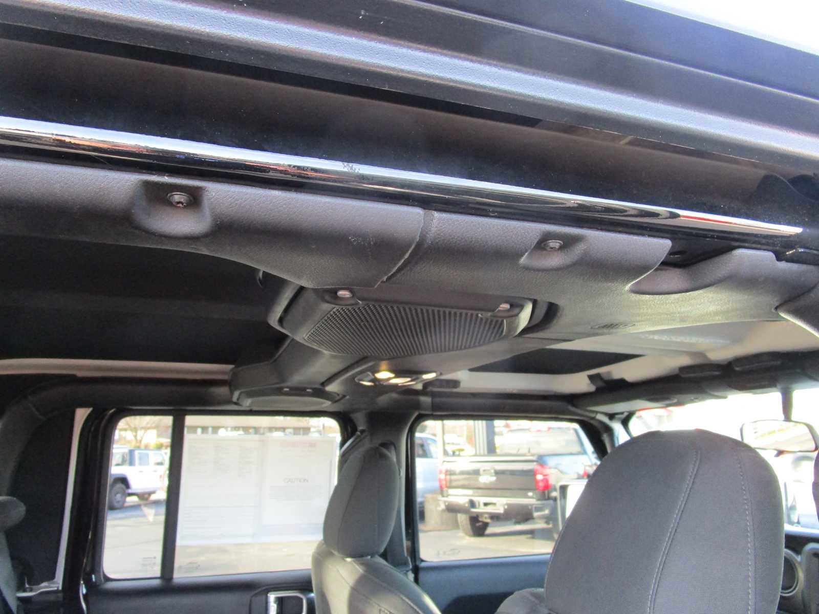 Certified 2021 Jeep Gladiator Sport image 9