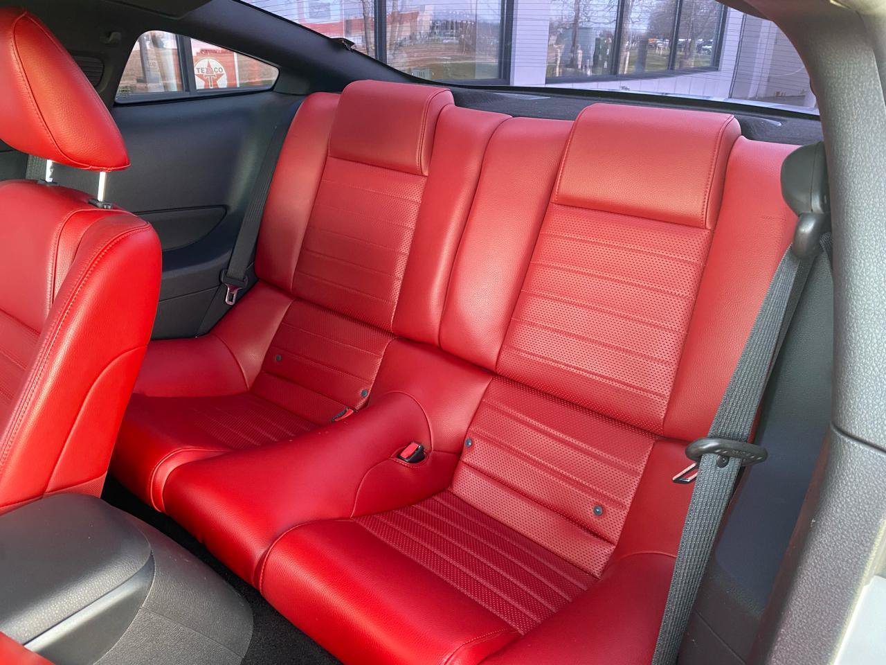Used 2005 Ford Mustang GT RWD image 13