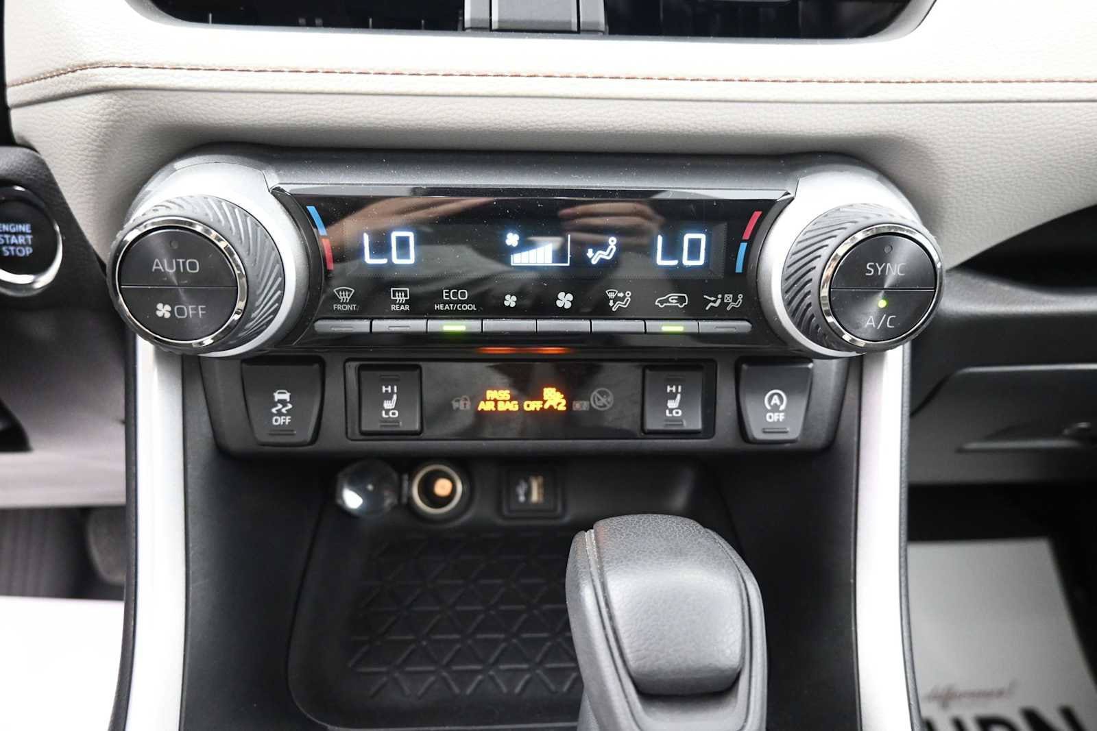 Used 2025 Toyota RAV4 XLE w/ Convenience Package AWD/4WD image 9