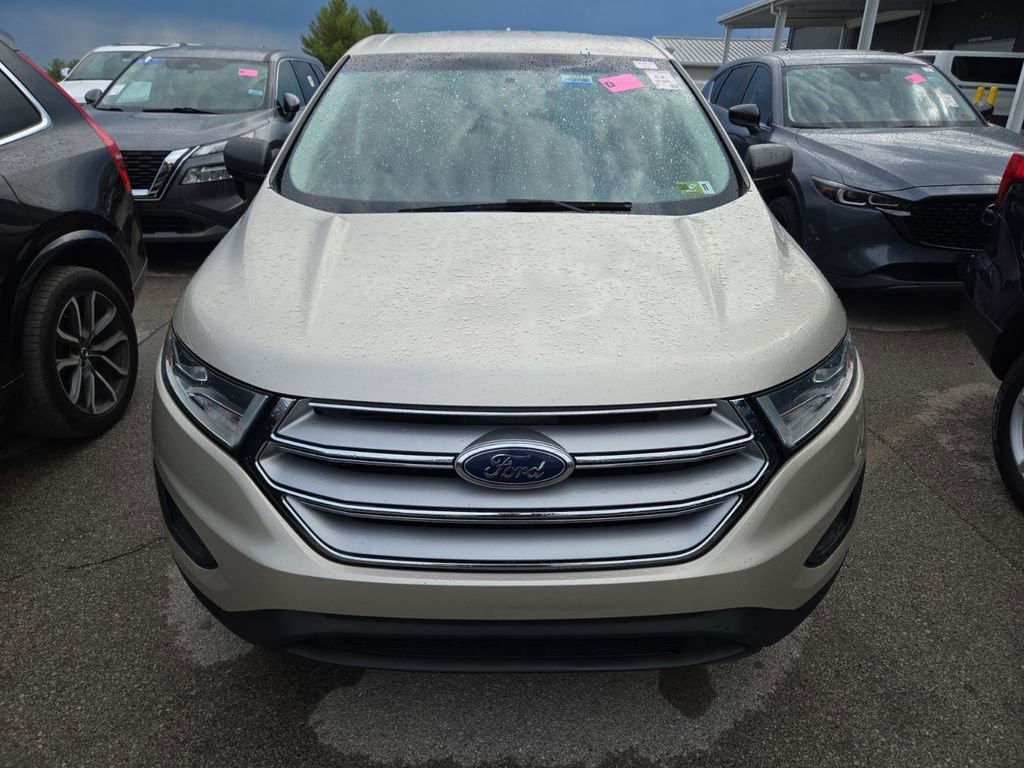 Used 2018 Ford Edge SE FWD image 2
