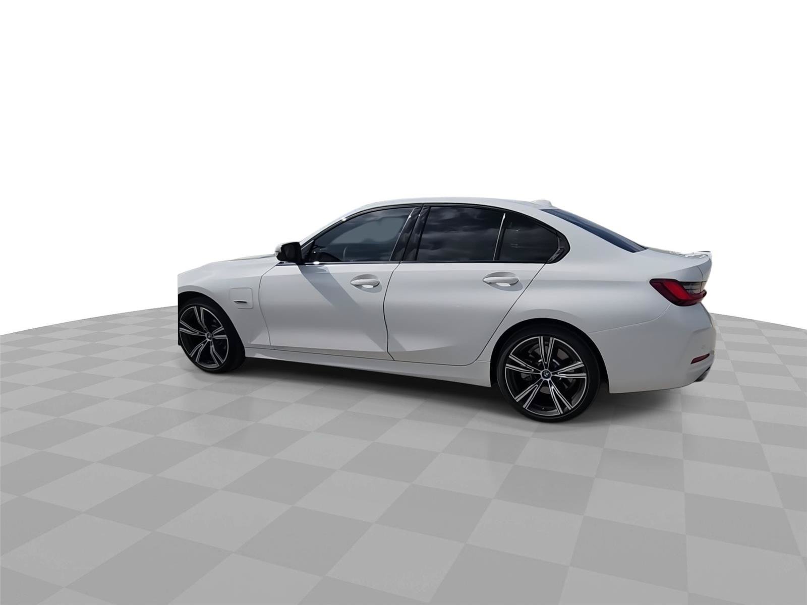 Used 2023 BMW 330e w/ Premium Package RWD image 6