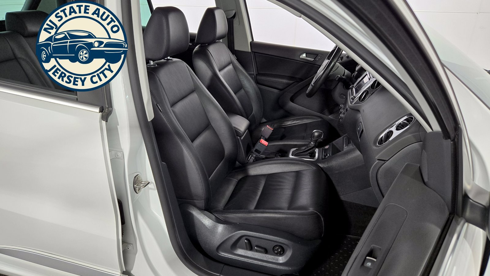 Used 2017 Volkswagen Tiguan Sport AWD/4WD image 37