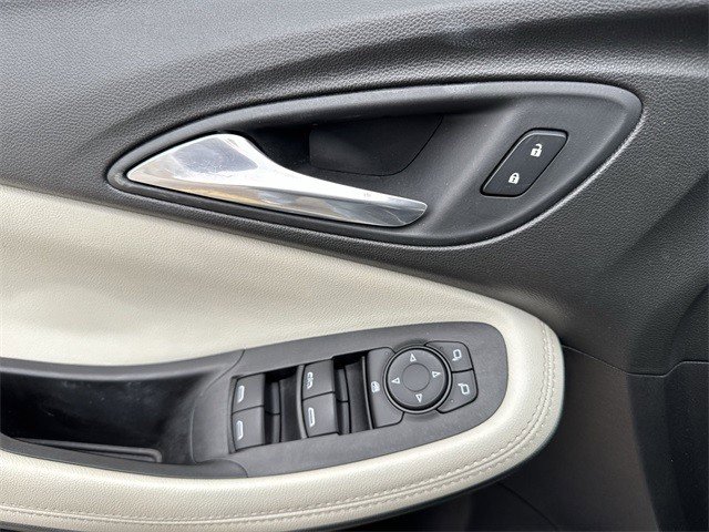 Used 2021 Buick Encore GX Select w/ Sport Touring Package image 25