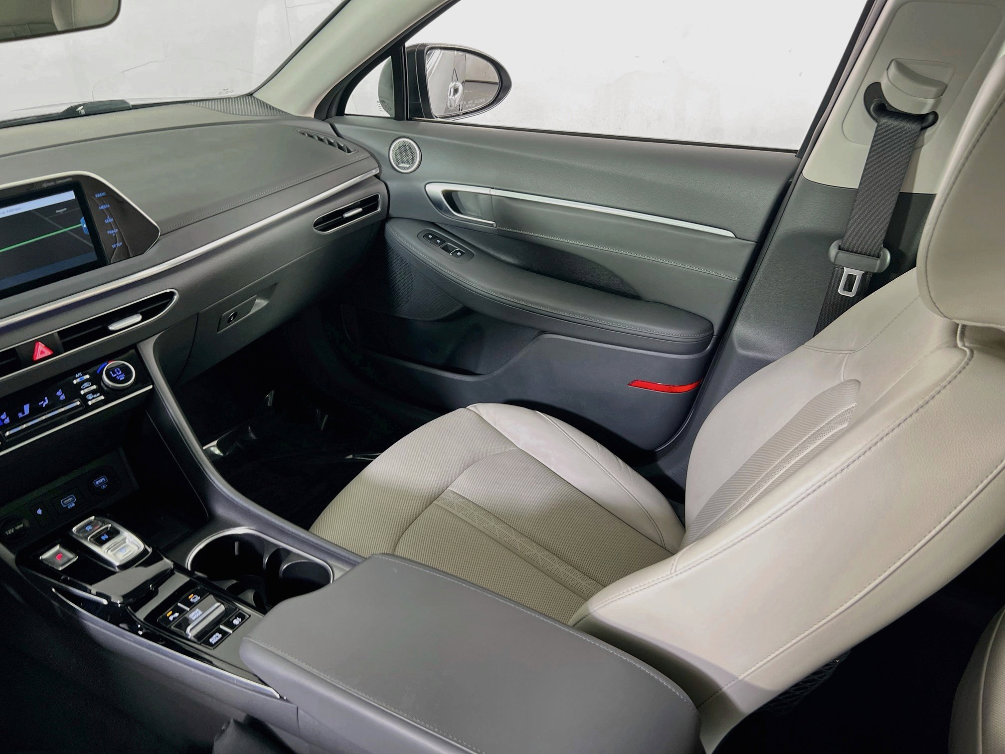 Used 2020 Hyundai Sonata Limited w/ Cargo Package FWD image 25