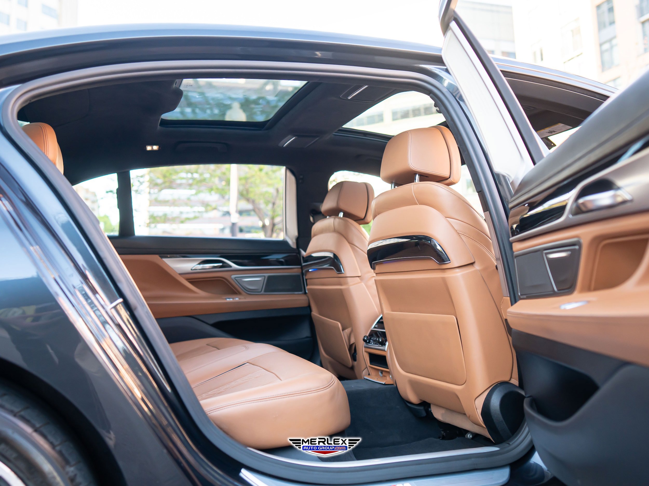 Used 2018 BMW 750i RWD image 19